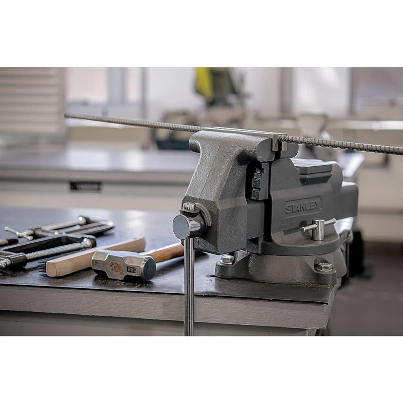 Stanley  Heavy Duty Chrome-plated  Bench Vice