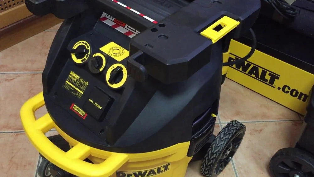 Dewalt 1400W, 38L, Dust Extractor (M Class), Wet/Dry (DWV902M-QS)
